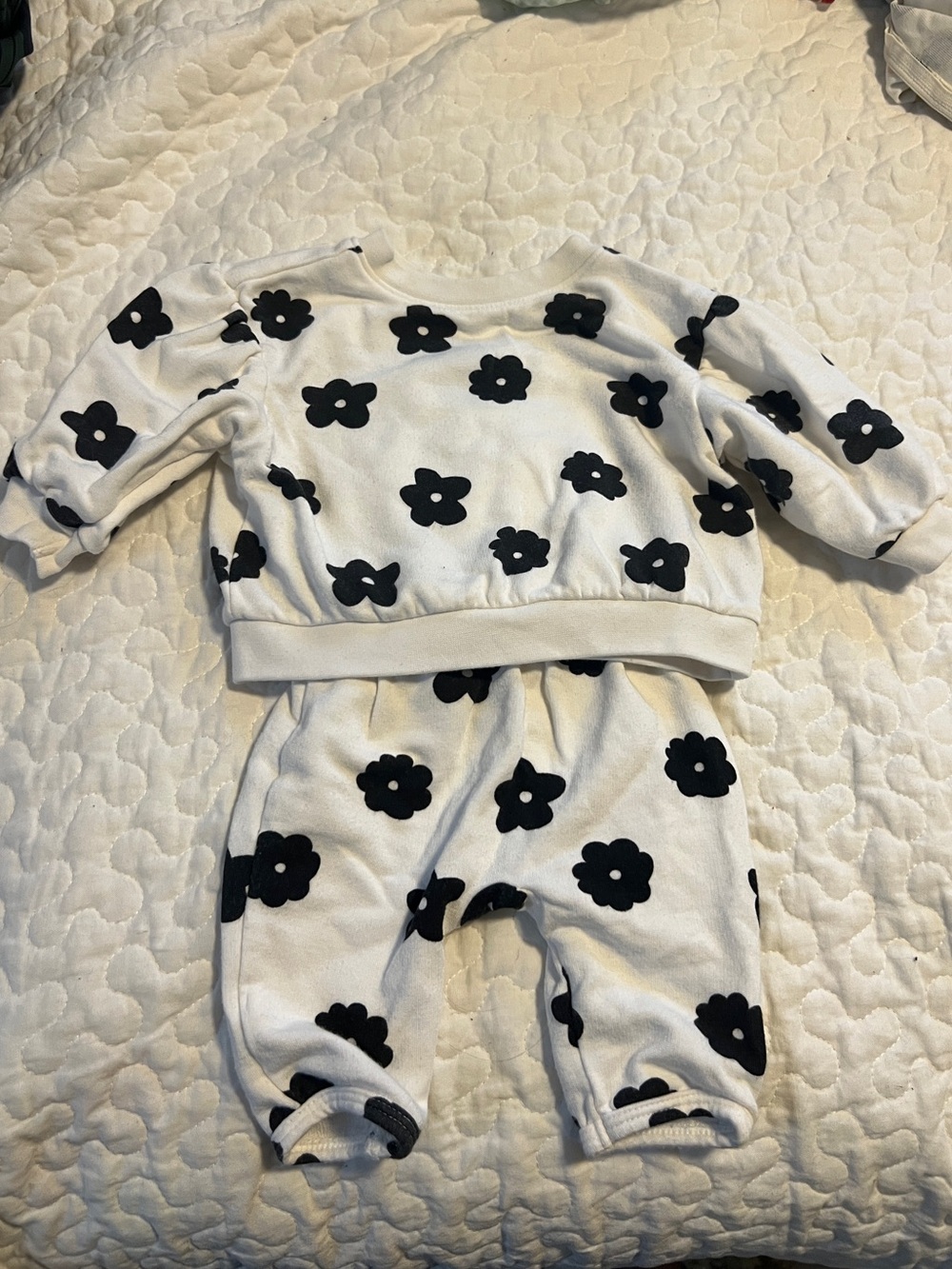 Cloud Island Baby Floral Sweatshirt and Pants Set Size NB